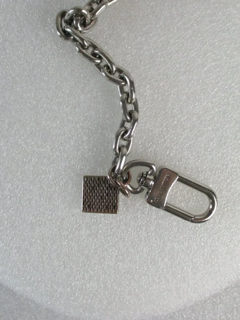 LOUIS VUITTON CHAINE ANNEAU CLéS